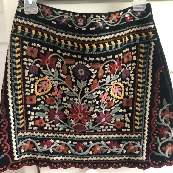 Beautiful Multicolored Embroidered Mini Skirt! - Picture 3 of 5